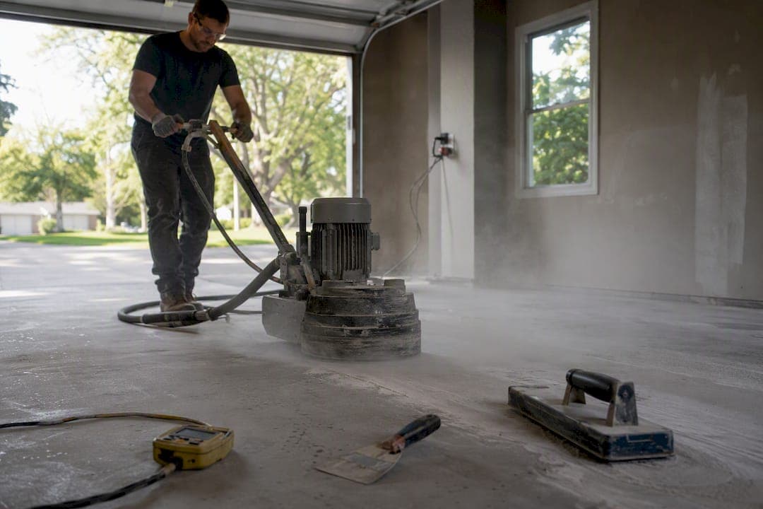 Diamond Grinding Beats Chemistry: Polyurea vs Polyaspartic for Garages